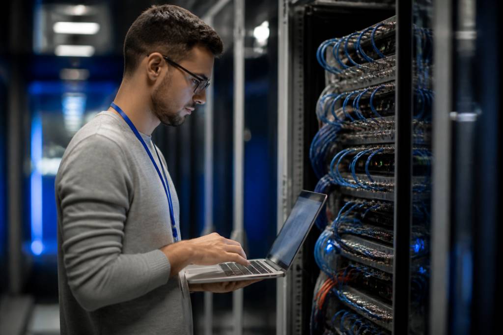 Informatique et réseaux : formations, compétences et métiers à découvrir